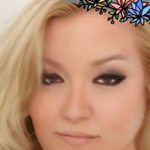 Meet your Posher, Della